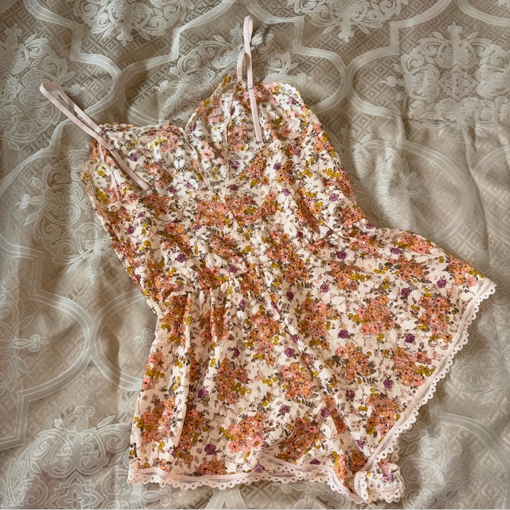 Victoria's Secret Lace Floral Romper - Picture 3 of 3